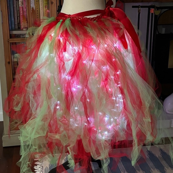 Christmas Red & Ivy Extra Full LED Lit Maxi Tulle Skirt - Picture 9 of 10